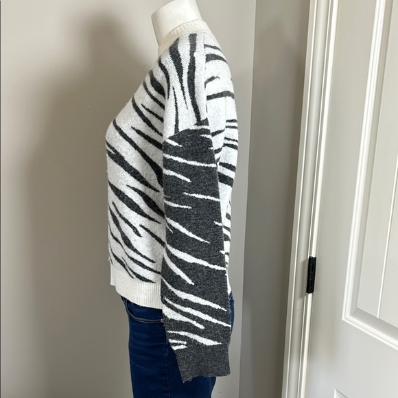 Rails Tiger Lana Mixed Abstract Print Sweater Wool Cashmere White Gray Sz XXS - Picture 7 of 11